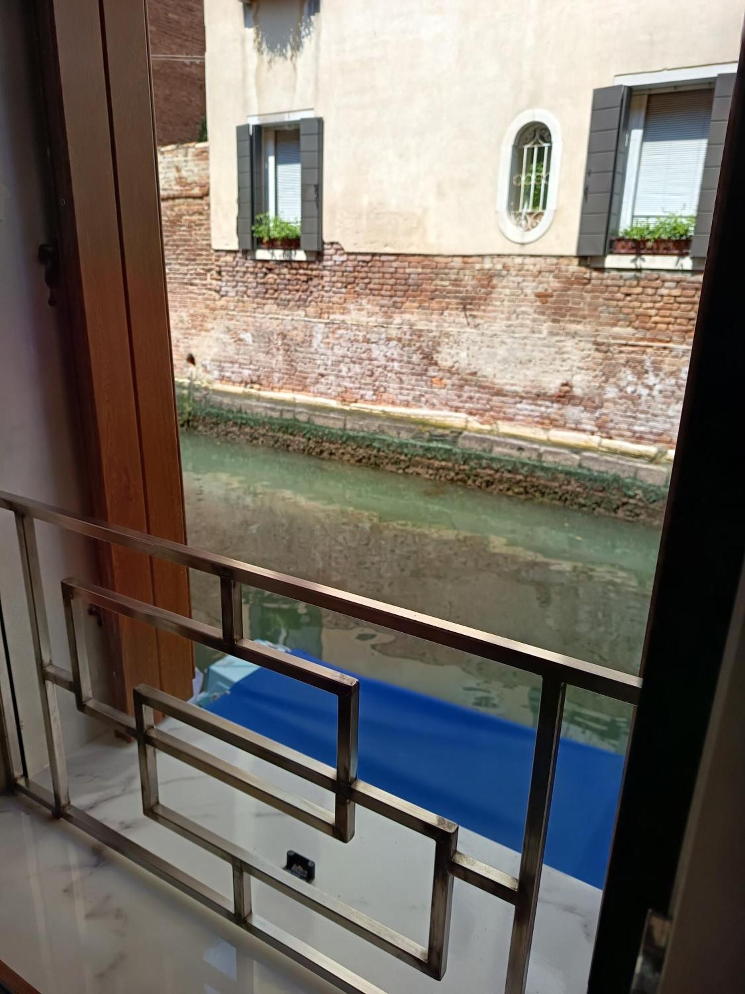 Ca Lucia Canal View Venice Exterior photo